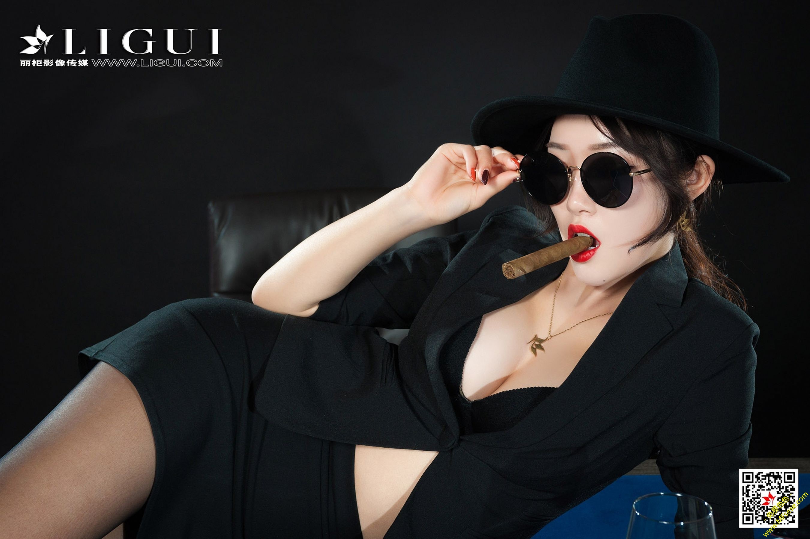 荷官大佬的丝袜和雪茄