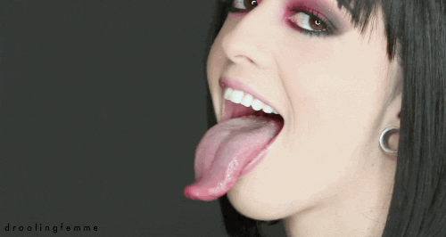 long_tongue_girl_15.gif