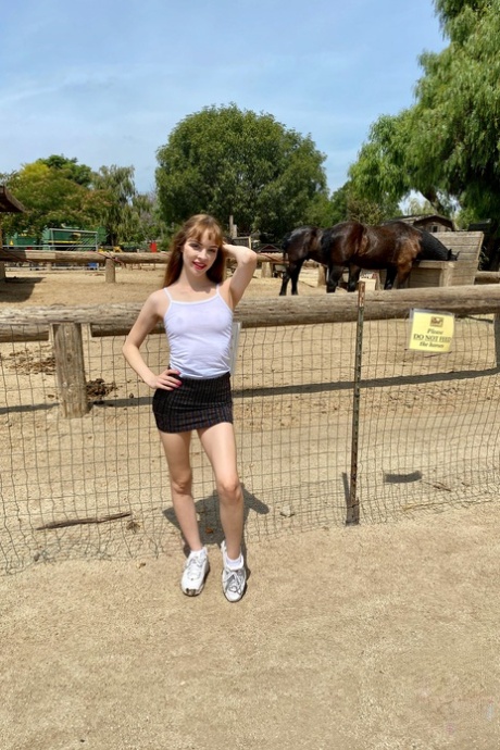 Amateur girlfriend Aliya Brynn exposes her tiny tits and beautiful pussy (10).jpg