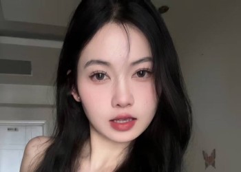 重庆妹子翘臀雪白皮肤极品比例身材单纯性格